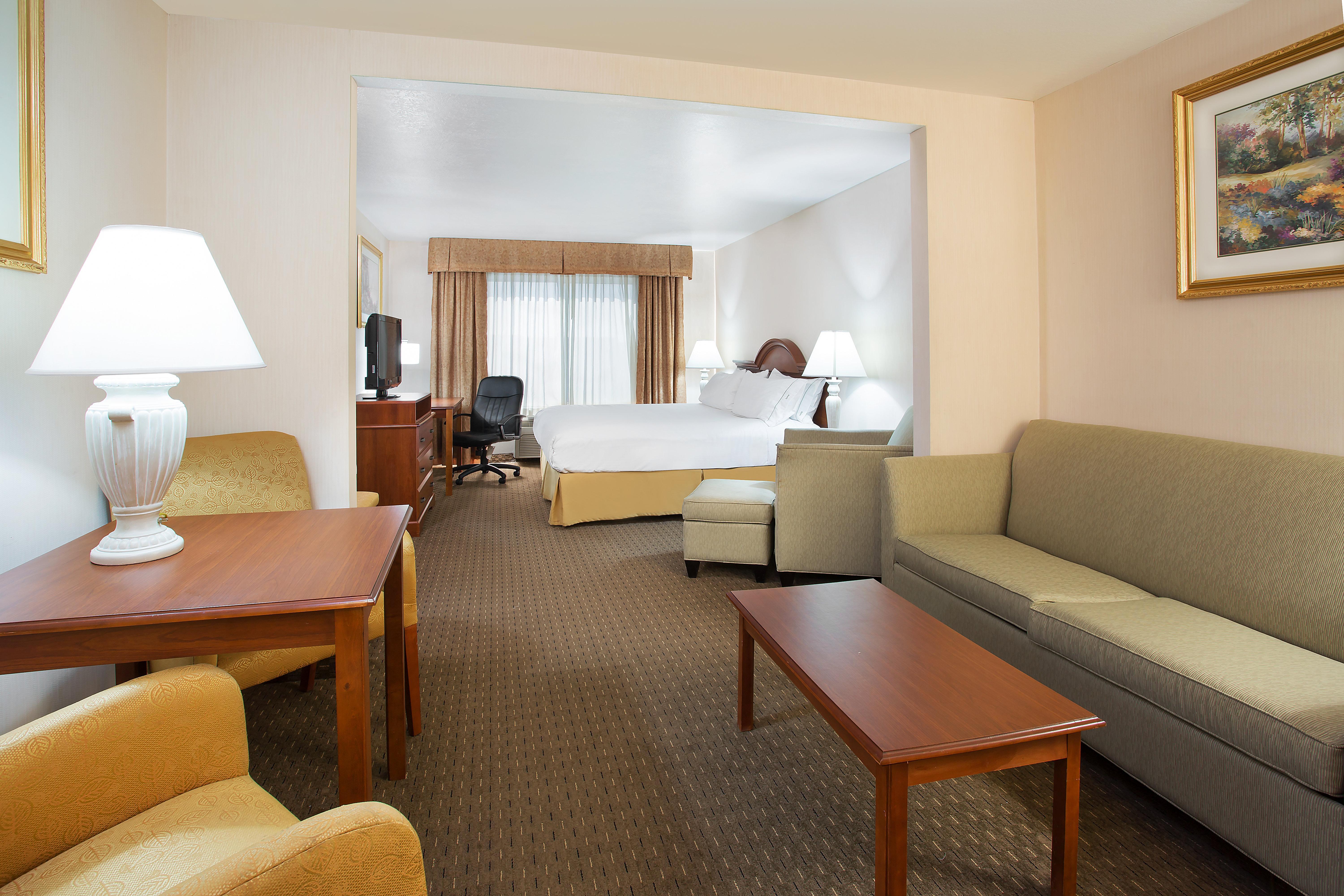 Holiday Inn Express Hotel & Suites Marion By Ihg Bagian luar foto