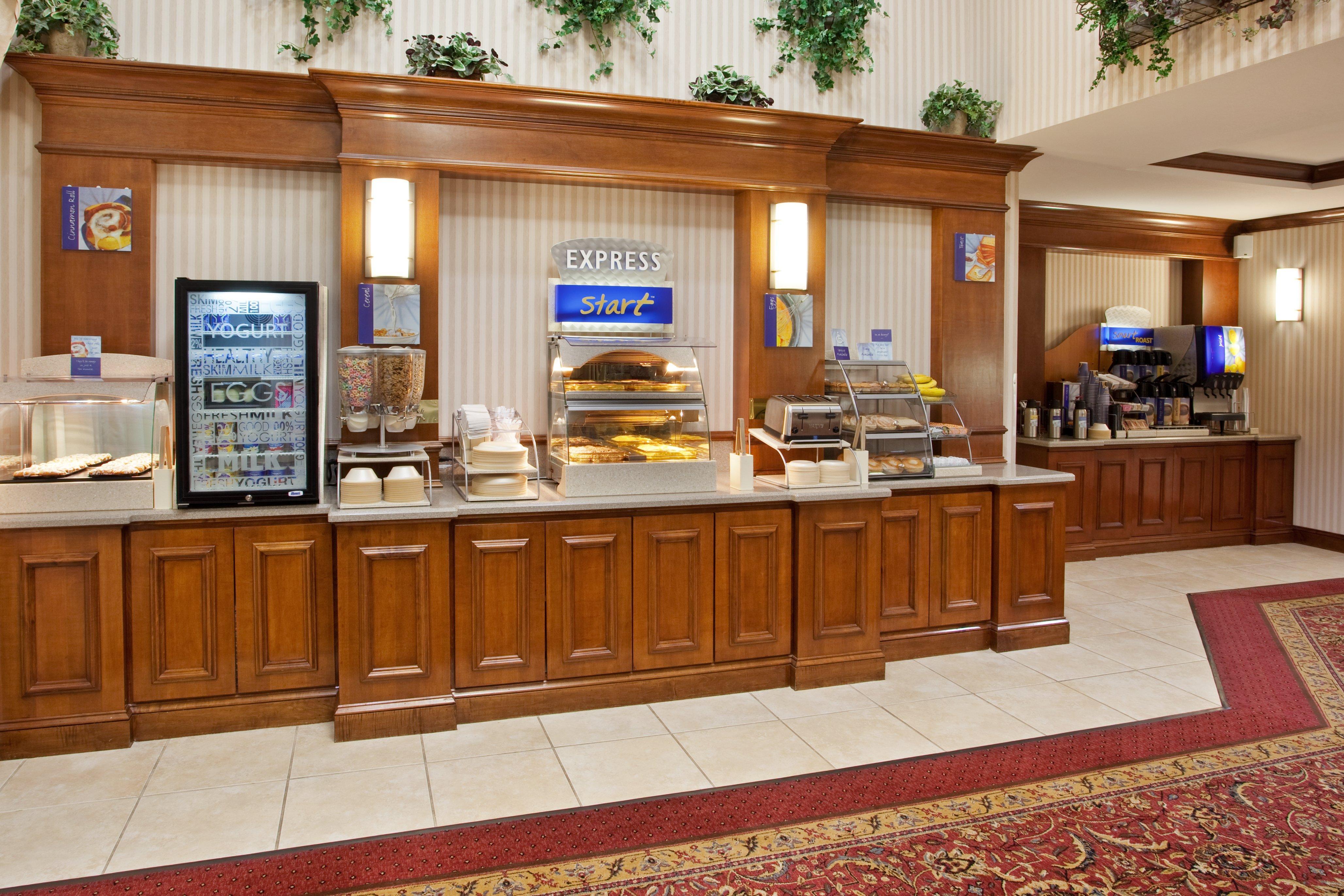 Holiday Inn Express Hotel & Suites Marion By Ihg Bagian luar foto