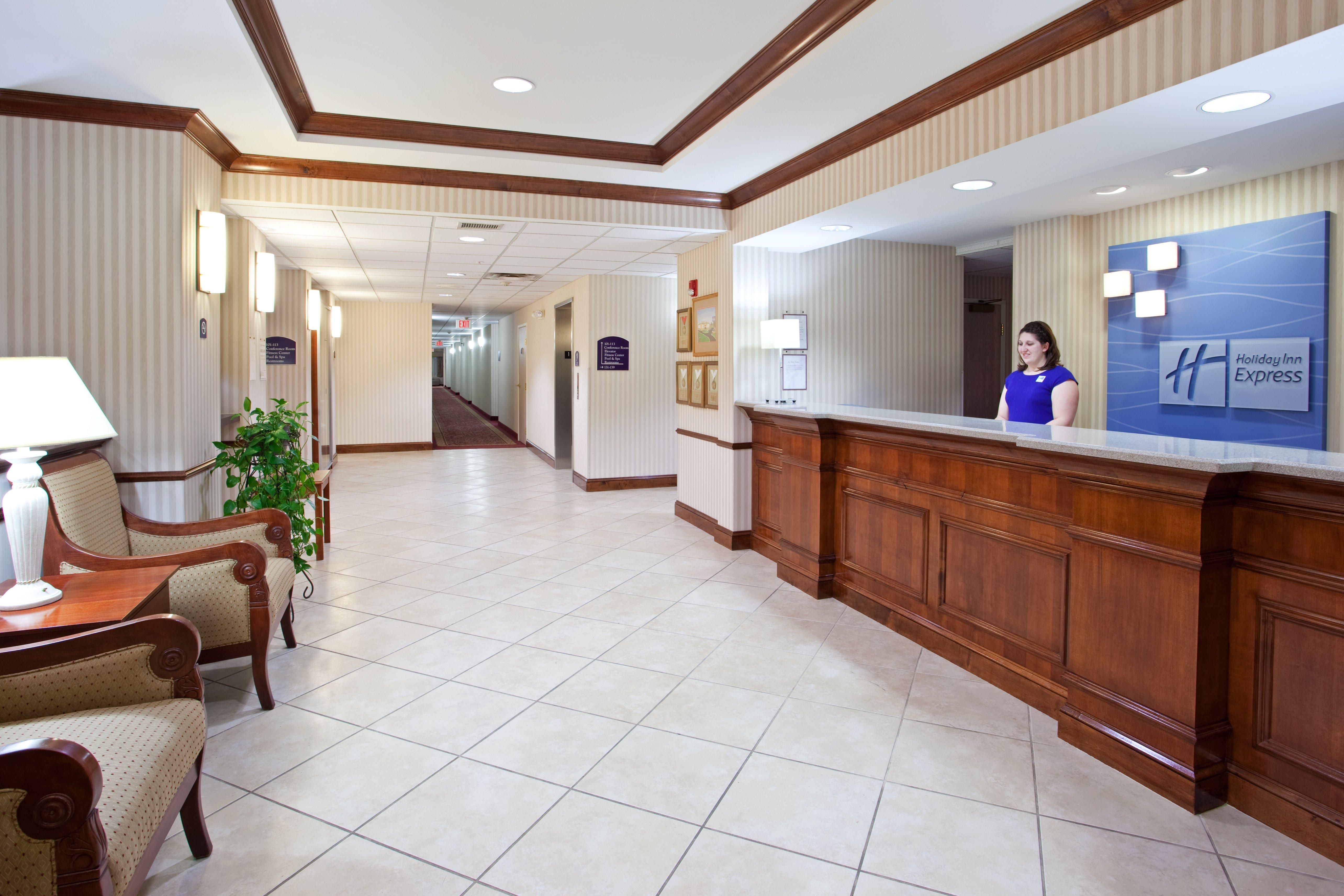 Holiday Inn Express Hotel & Suites Marion By Ihg Bagian luar foto