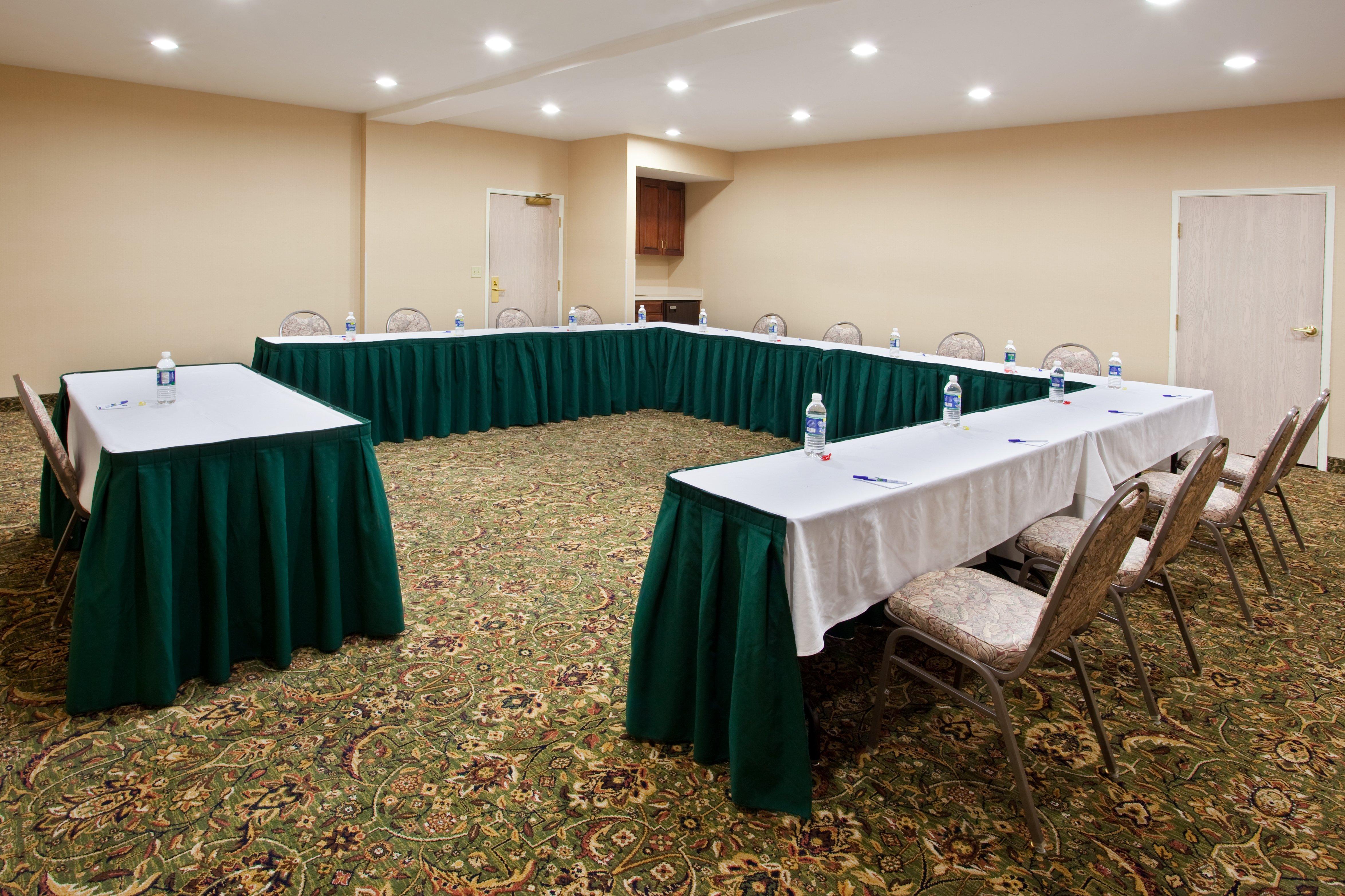 Holiday Inn Express Hotel & Suites Marion By Ihg Bagian luar foto