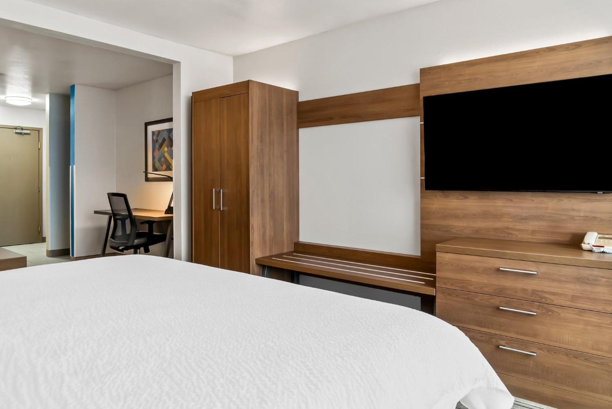 Holiday Inn Express Hotel & Suites Marion By Ihg Bagian luar foto