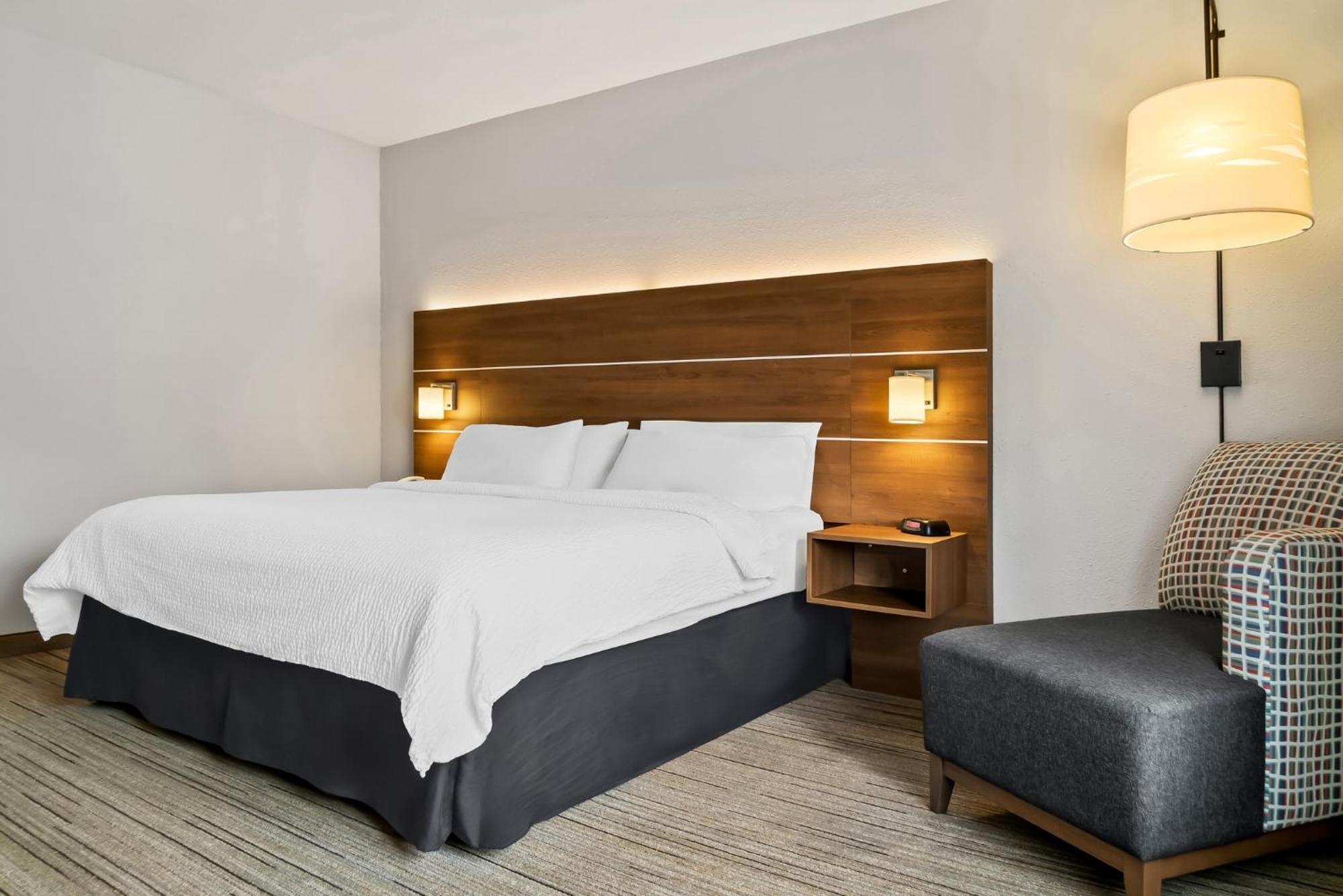 Holiday Inn Express Hotel & Suites Marion By Ihg Bagian luar foto