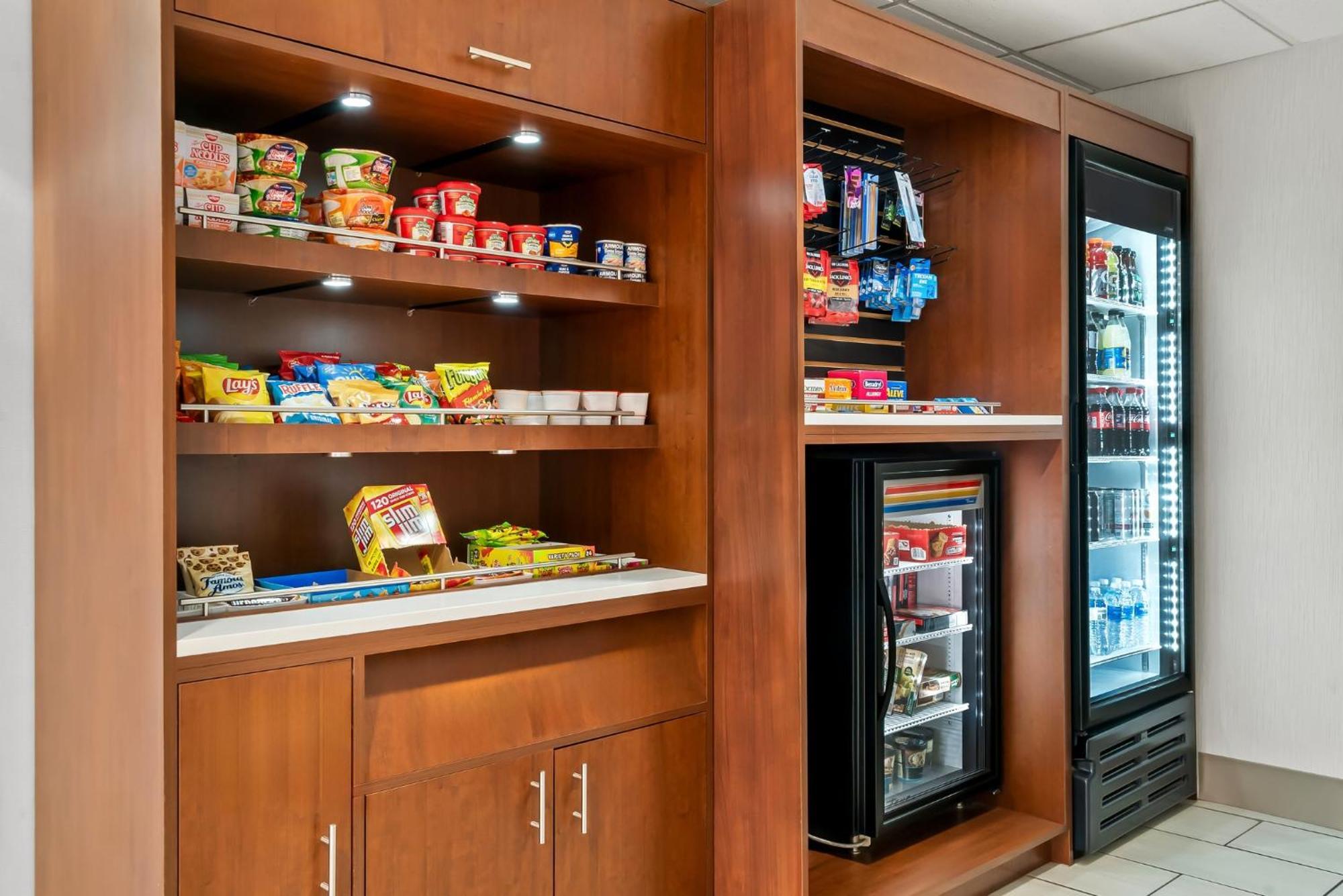 Holiday Inn Express Hotel & Suites Marion By Ihg Bagian luar foto