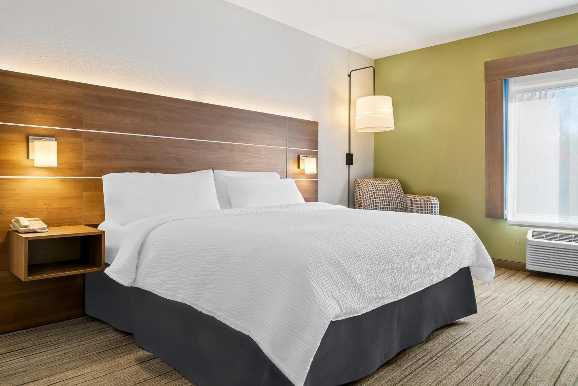 Holiday Inn Express Hotel & Suites Marion By Ihg Bagian luar foto