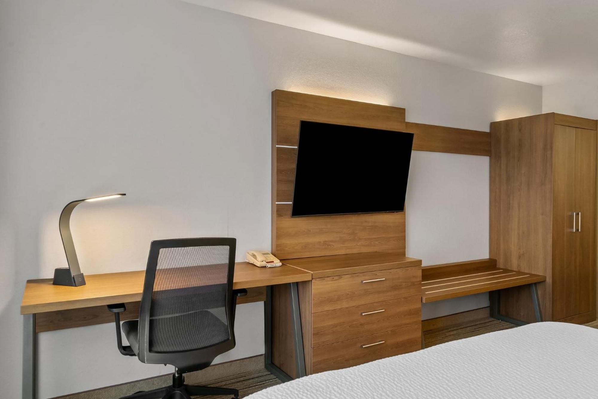 Holiday Inn Express Hotel & Suites Marion By Ihg Bagian luar foto