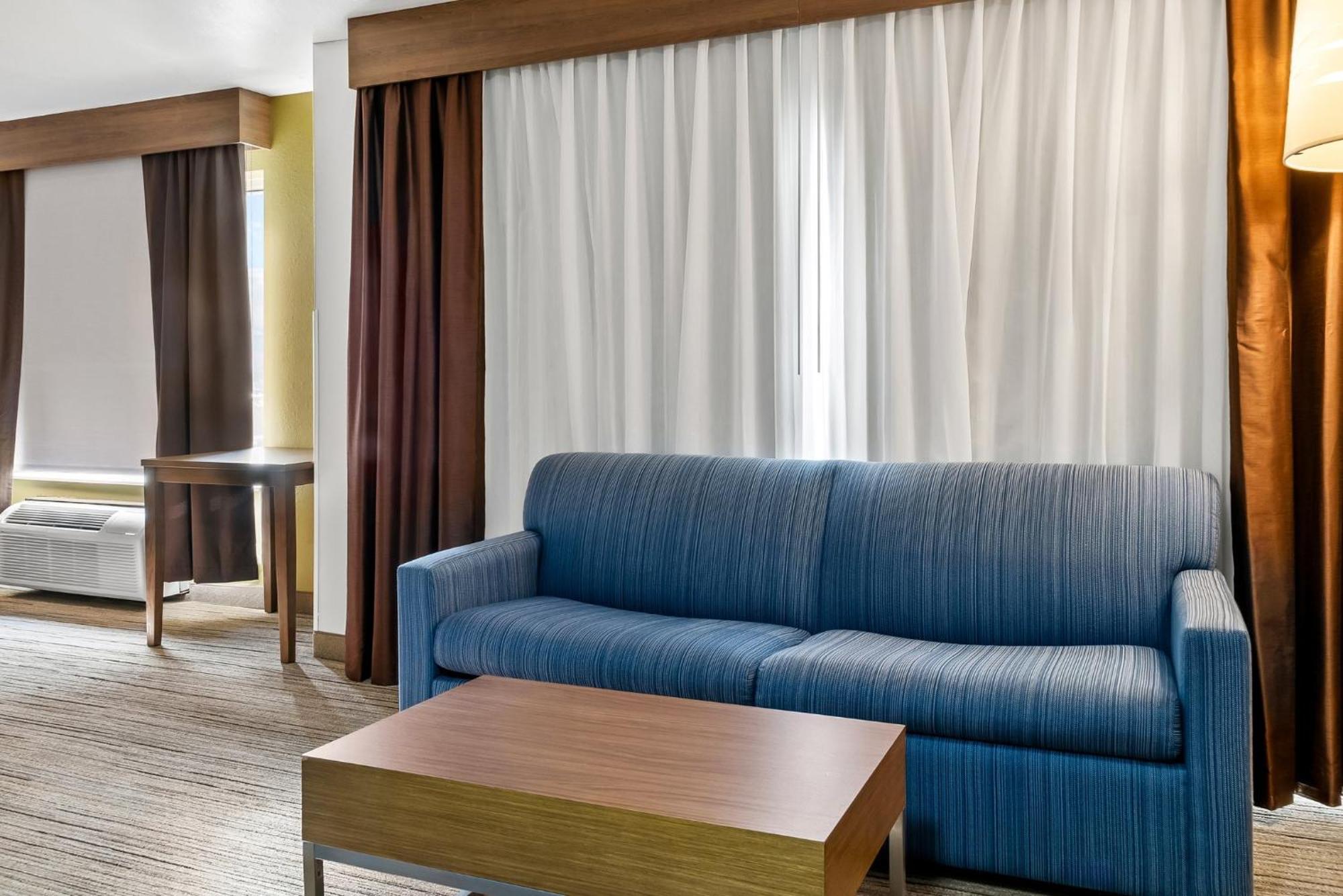 Holiday Inn Express Hotel & Suites Marion By Ihg Bagian luar foto