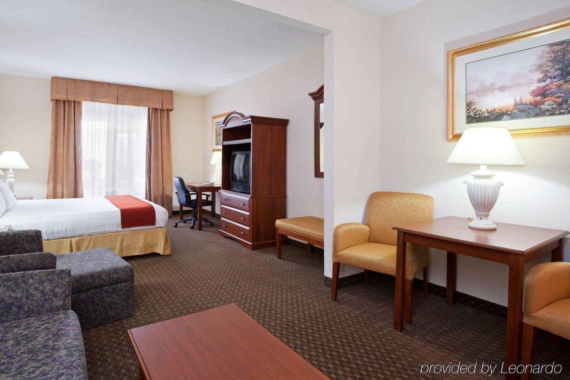Holiday Inn Express Hotel & Suites Marion By Ihg Bagian luar foto