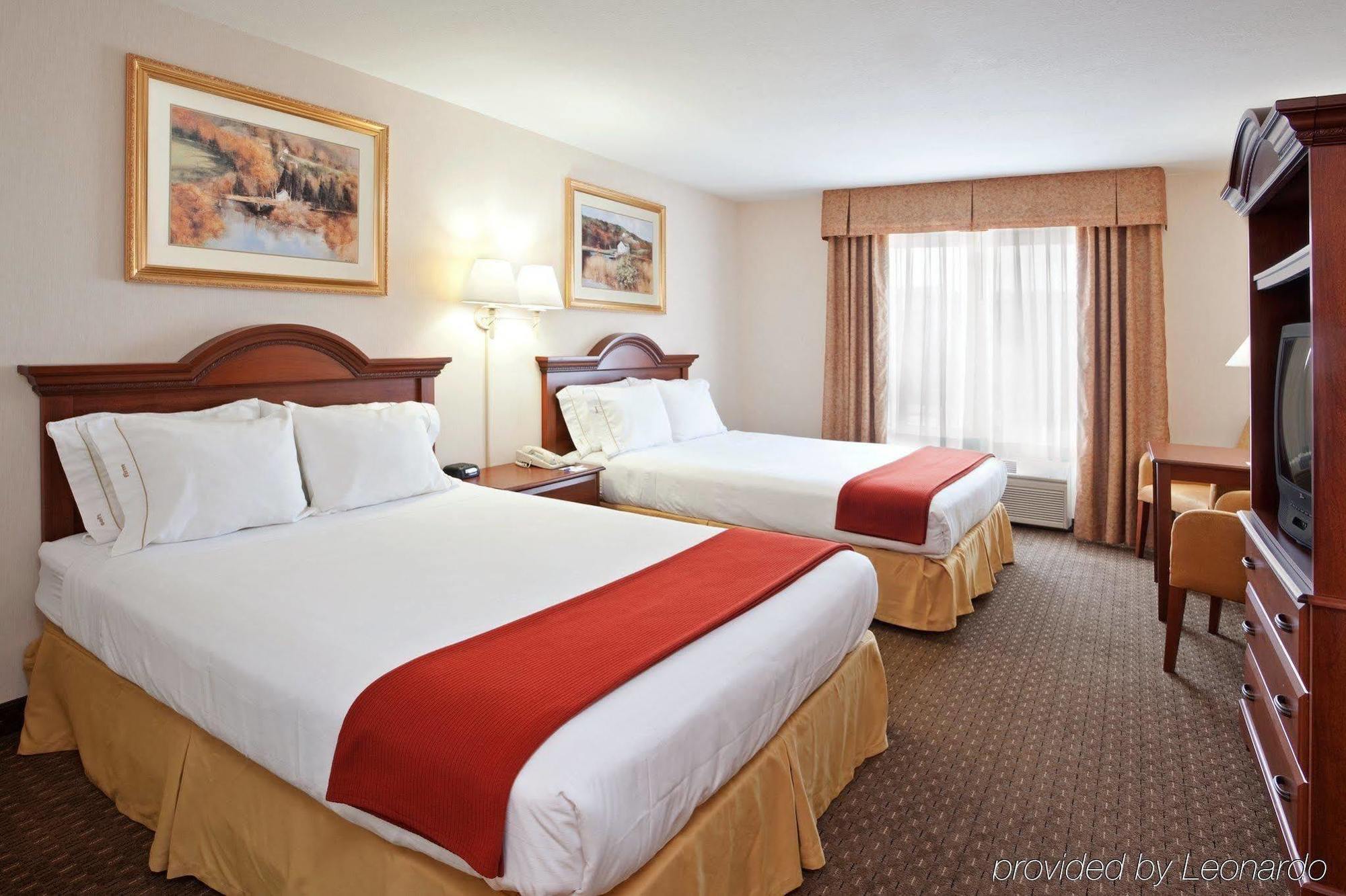 Holiday Inn Express Hotel & Suites Marion By Ihg Bagian luar foto
