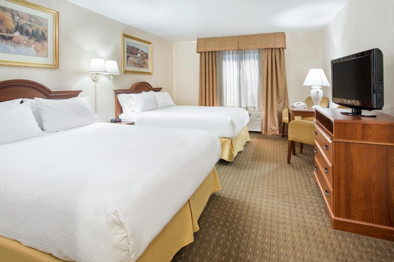 Holiday Inn Express Hotel & Suites Marion By Ihg Bagian luar foto